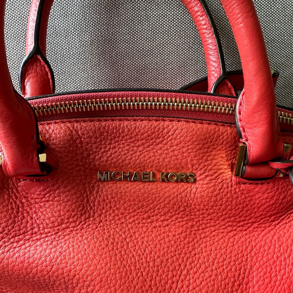 Michael Kors Riley Bag - Picture 2 of 7
